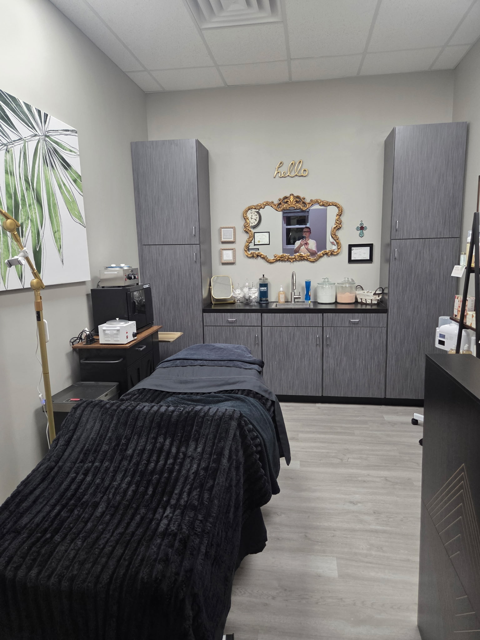 Ellie K Esthetics treatment room